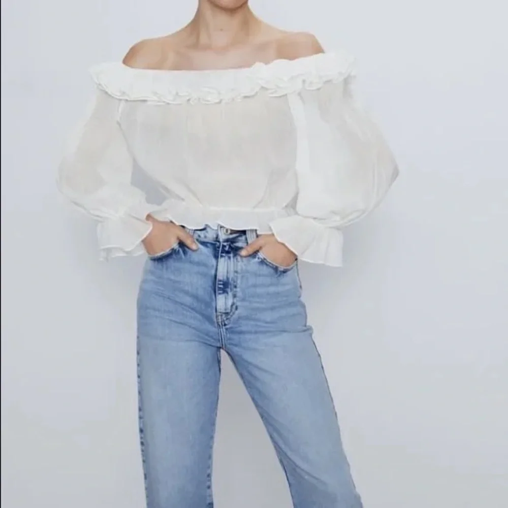 NWT Zara Ruffled off shoulder Top